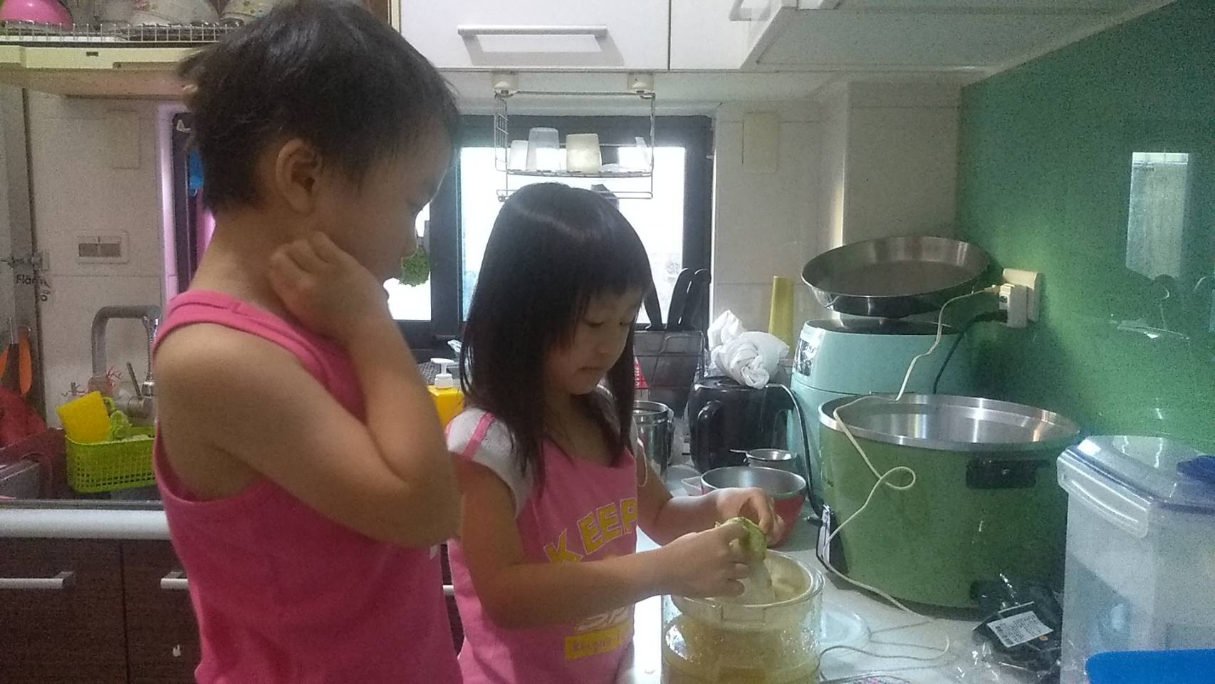 打檸檬汁-姊弟20210706