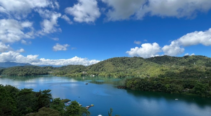 以前的我遇到不如意的事，就悲傷起來，當時的自己我執深重啊！