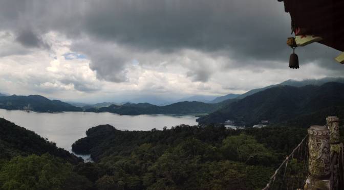 對作家瓊瑤輕生的思考